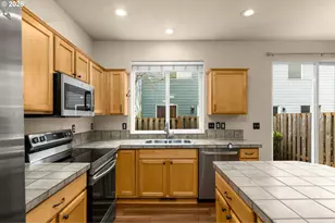 17428 SW September Ln, Beaverton, OR 97003 - Photo 8