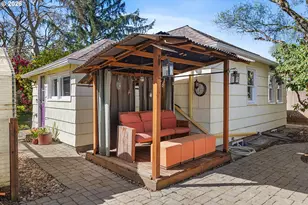 2916 SE 85th Ave, Portland, OR 97266 - Photo 32