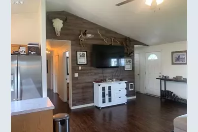 1048 Kees St, Lebanon, OR 97355 - Photo 6