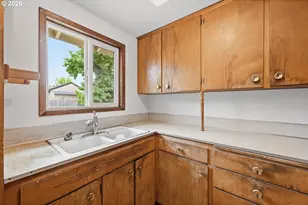 840 Barrett Ave, Eugene, OR 97404 - Photo 12