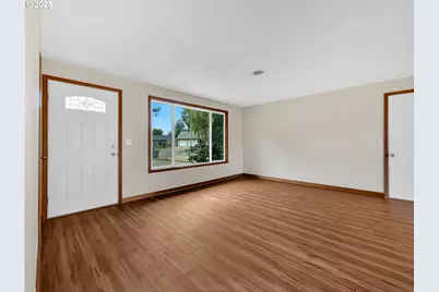 821 SW 14th St, Troutdale, OR 97060 - Photo 6