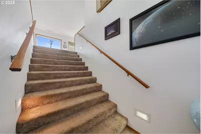 305 Cypress Ave, Garibaldi, OR 97118 - Photo 12