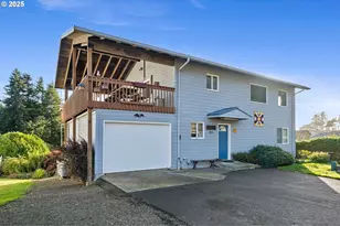 305 Cypress Ave, Garibaldi, OR 97118 - Photo 2
