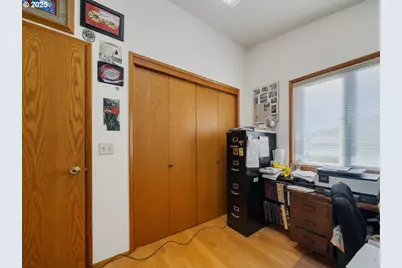 305 Cypress Ave, Garibaldi, OR 97118 - Photo 10