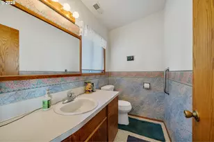 305 Cypress Ave, Garibaldi, OR 97118 - Photo 12