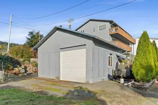 305 Cypress Ave, Garibaldi, OR 97118 - Photo 32