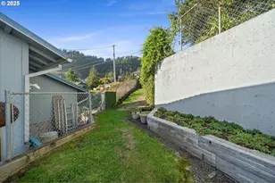 305 Cypress Ave, Garibaldi, OR 97118 - Photo 30