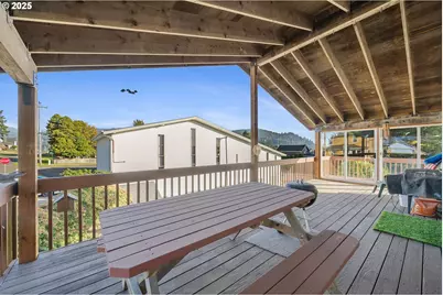 305 Cypress Ave, Garibaldi, OR 97118 - Photo 8