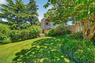 4268 SE Hillside Dr, Milwaukie, OR 97267 - Photo 4