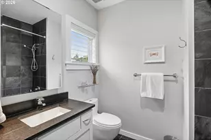 747 NW 11th Ave, Portland, OR 97209 - Photo 24