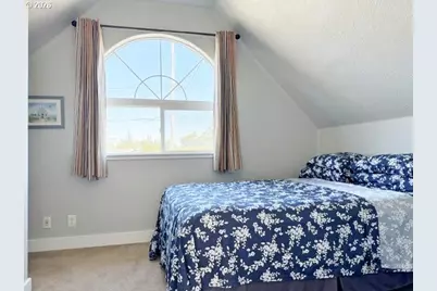 719 12th Ave, Seaside, OR 97138 - Photo 12