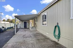 1800 Lakewood Ct, Eugene, OR 97402 - Photo 4