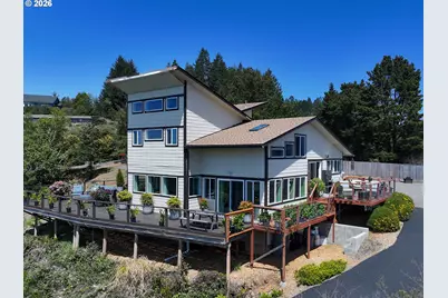 895 Marina Heights, Brookings, OR 97415 - Photo 2