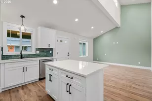 12258 Meadowlawn Dr, Oregon City, OR 97045 - Photo 10