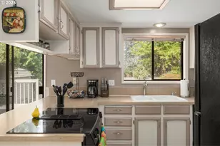 18665 SW Honeywood Dr, Beaverton, OR 97003 - Photo 18