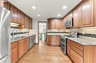 3719 SE 153rd Ave, Portland, OR 97236 - Photo 8