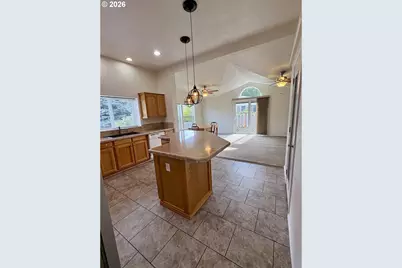 167 Village Dr, Cottage Grove, OR 97424 - Photo 8