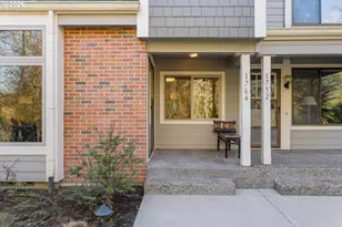 1764 Bonniebrae Dr, Lake Oswego, OR 97034 - Photo 2