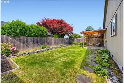 21645 SW Lois St, Beaverton, OR 97003 - Photo 22