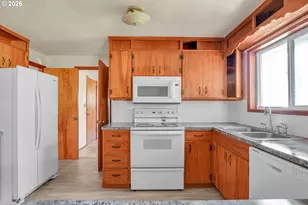 411 Baker St, Lebanon, OR 97355 - Photo 10