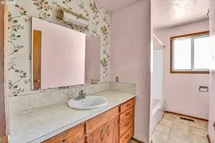 411 Baker St, Lebanon, OR 97355 - Photo 16
