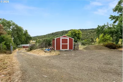 227 Lapp Ln, Roseburg, OR 97471 - Photo 28