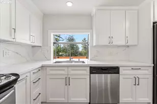 1635 Aspen St, Lake Oswego, OR 97034 - Photo 2