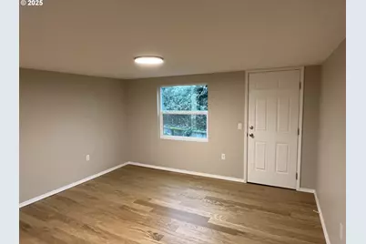 890 25th St SE, Salem, OR 97301 - Photo 8