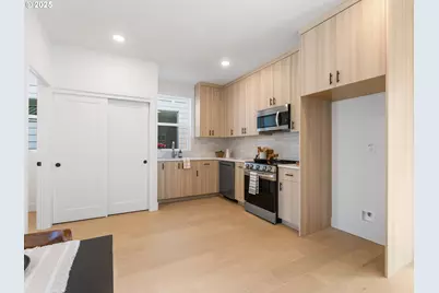 4328 NE Going St, Portland, OR 97218 - Photo 4