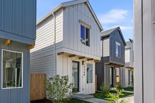 4328 NE Going St, Portland, OR 97218 - Photo 2