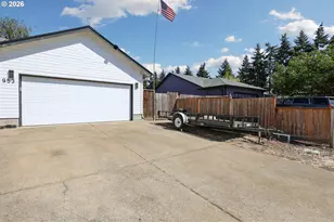 953 W 17th Ave, Junction City, OR 97448 - Photo 2
