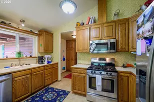 130 Washburn St, Brownsville, OR 97327 - Photo 4
