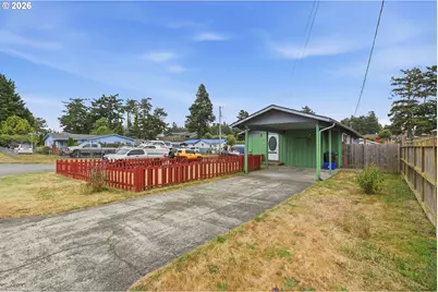 495 N Wasson St, Coos Bay, OR 97420 - Photo 2