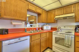 94304 Wedderburn Loop, Gold Beach, OR 97444 - Photo 10