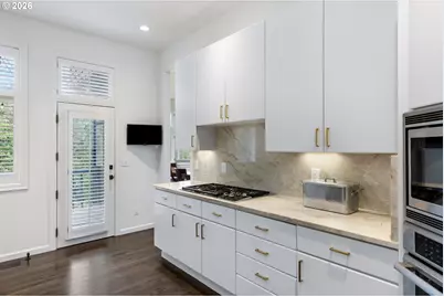 1941 SW Montgomery Pl, Portland, OR 97201 - Photo 12