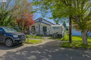 420 Willow St, Myrtle Point, OR 97458 - Photo 32