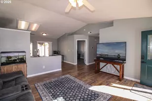 312 S Magnolia St, Cornelius, OR 97113 - Photo 4