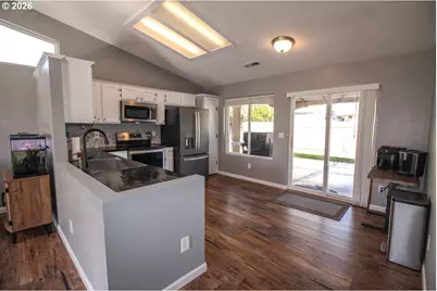 312 S Magnolia St, Cornelius, OR 97113 - Photo 6