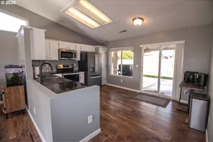 312 S Magnolia St, Cornelius, OR 97113 - Photo 6