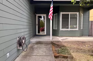310 W 13th St, Lafayette, OR 97127 - Photo 2