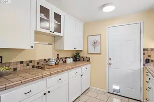 11905 SW Douglas St, Portland, OR 97225 - Photo 18