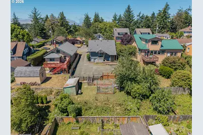 2557 Liberty St, North Bend, OR 97459 - Photo 44