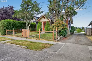 2557 Liberty St, North Bend, OR 97459 - Photo 2