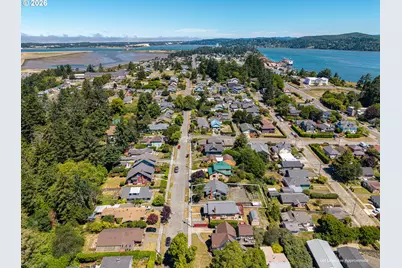 2557 Liberty St, North Bend, OR 97459 - Photo 46
