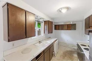 13137 SE Francis St, Portland, OR 97236 - Photo 8