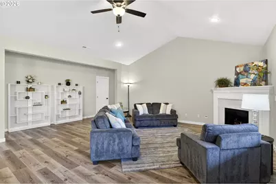 4233 E Willakenzie St, Newberg, OR 97132 - Photo 6