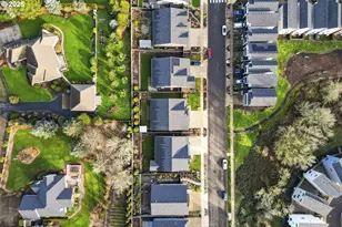 4233 E Willakenzie St, Newberg, OR 97132 - Photo 46