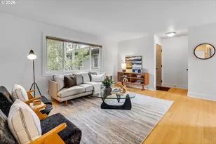 2301 SE Caruthers St, Portland, OR 97214 - Photo 2