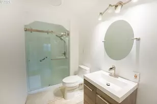 13039 NE Schuyler St, Portland, OR 97230 - Photo 26