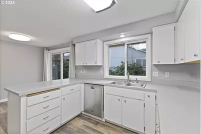 1997 SW Oleander Ct, McMinnville, OR 97128 - Photo 12